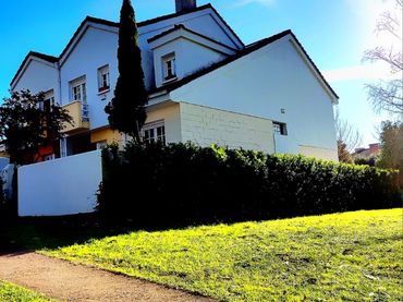 Doppelhaushälfte mit Balkon zum Verkauf in Llanera