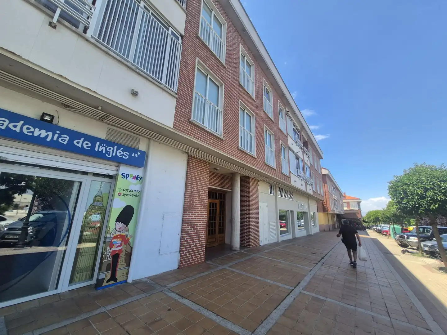 Vista exterior de Pis en venda en Ávila amb Calefacció, Terrassa i Moblat