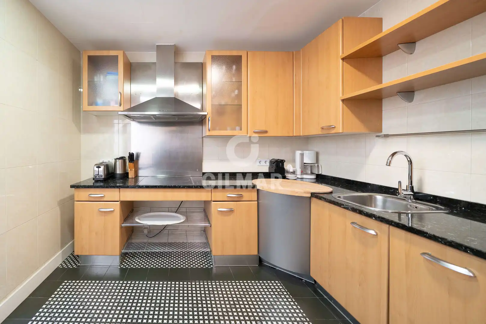 Kitchen of Flat for sale in Madrid  with Heating and Storage room