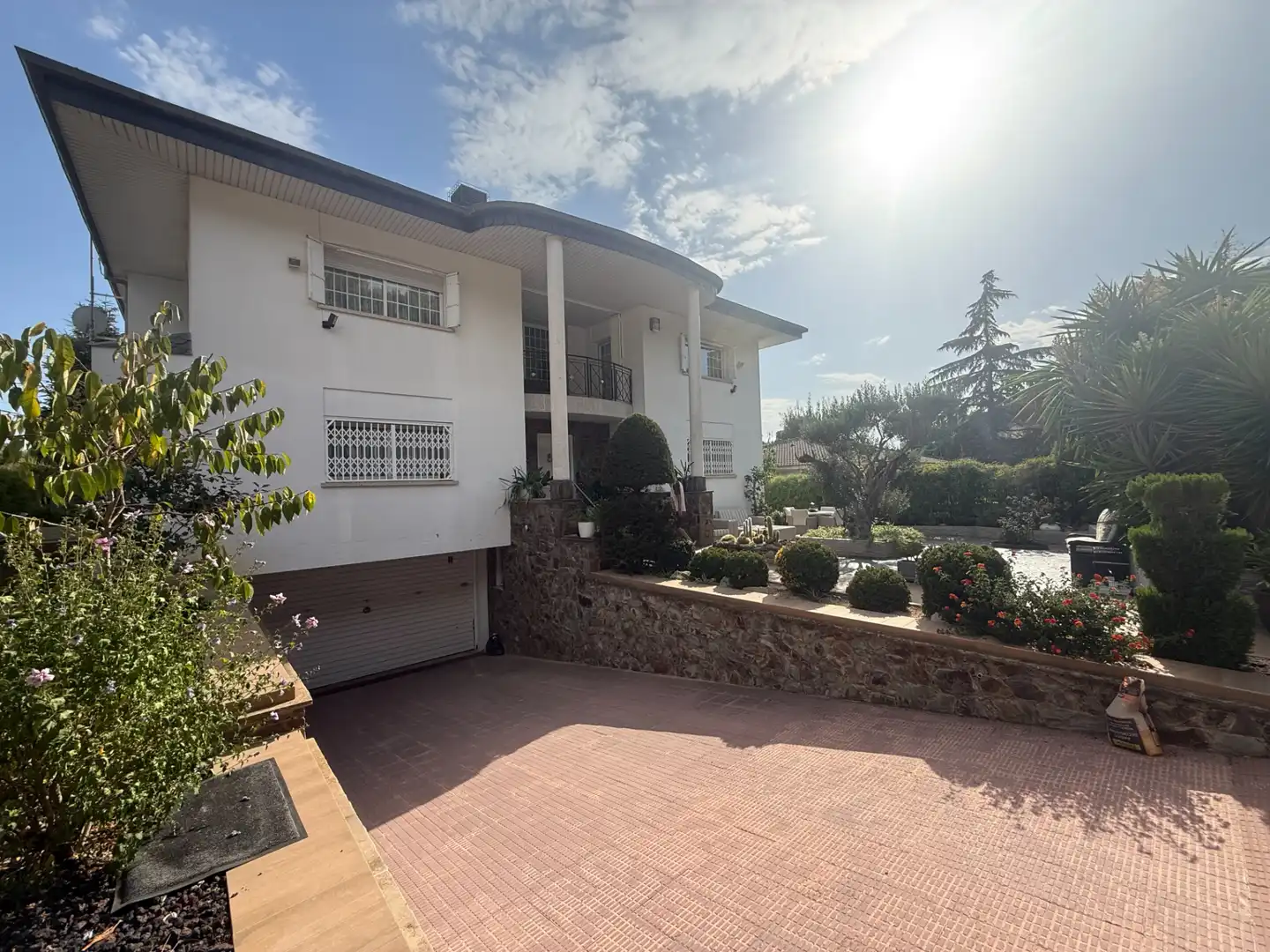Außenansicht von Haus zum Verkauf in Begues mit Heizung, Privatgarten und Terrasse