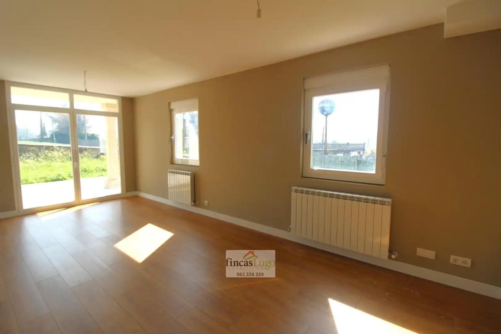 Sala de estar de Casa o chalet en venta en Lugo con Calefacción, Jardín privado y Terraza