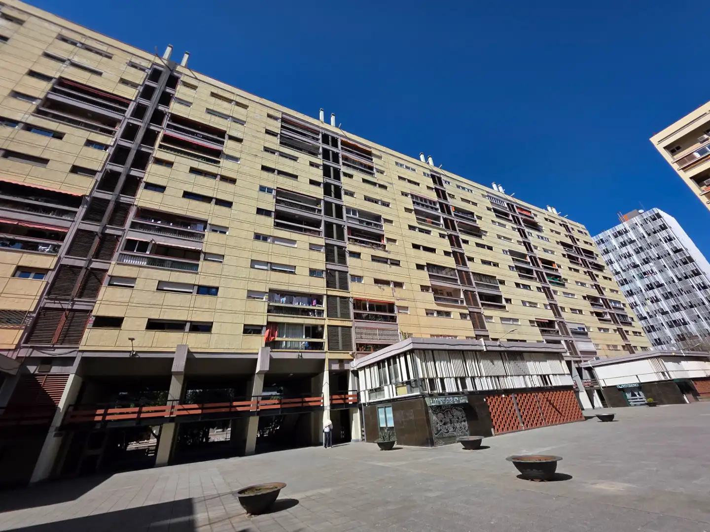 Vista exterior de Piso en venta en Barcelona con Aire acondicionado, Calefacción y Parquet