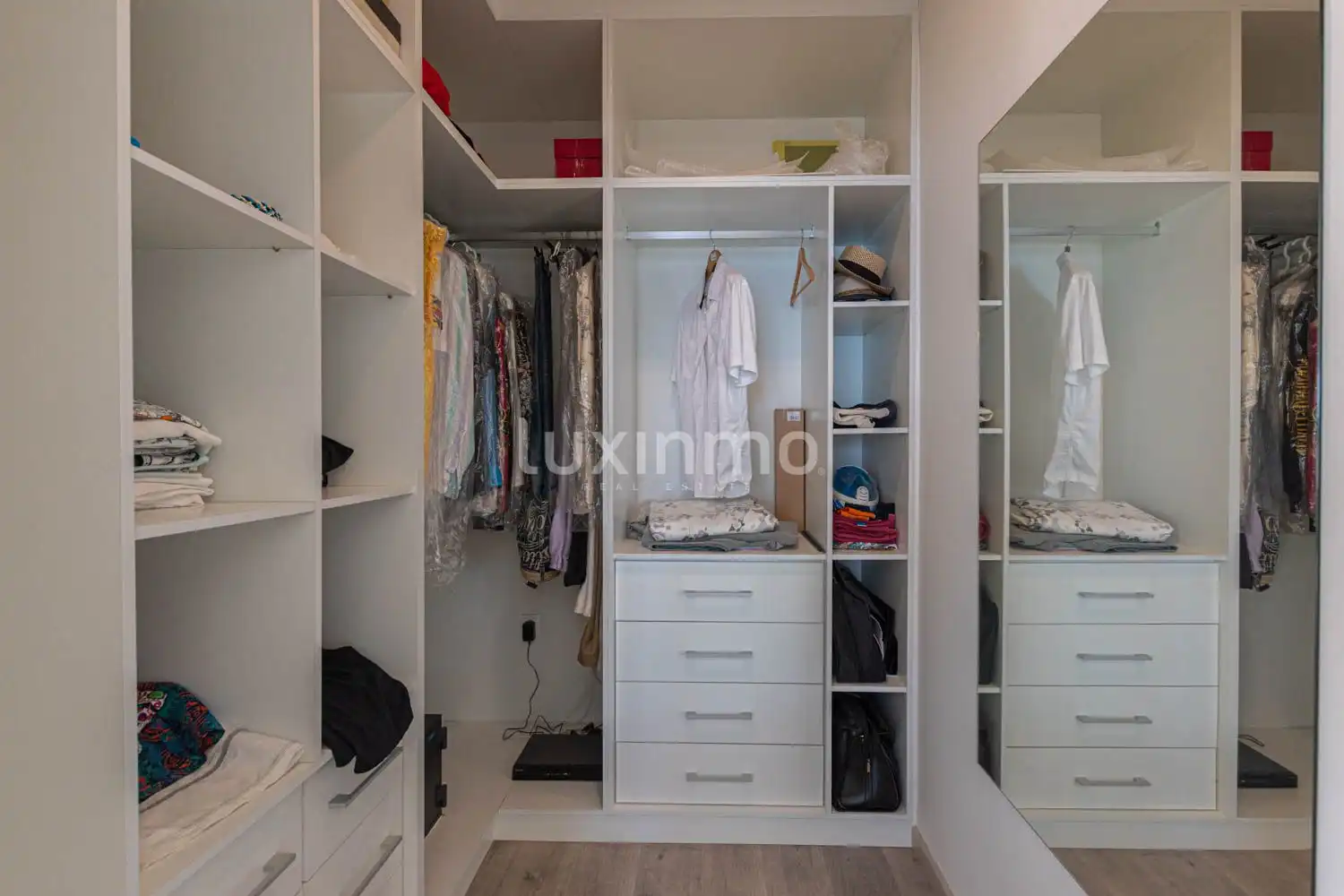 Schlafzimmer von Dachboden zum Verkauf in Altea mit Klimaanlage, Heizung und Privatgarten
