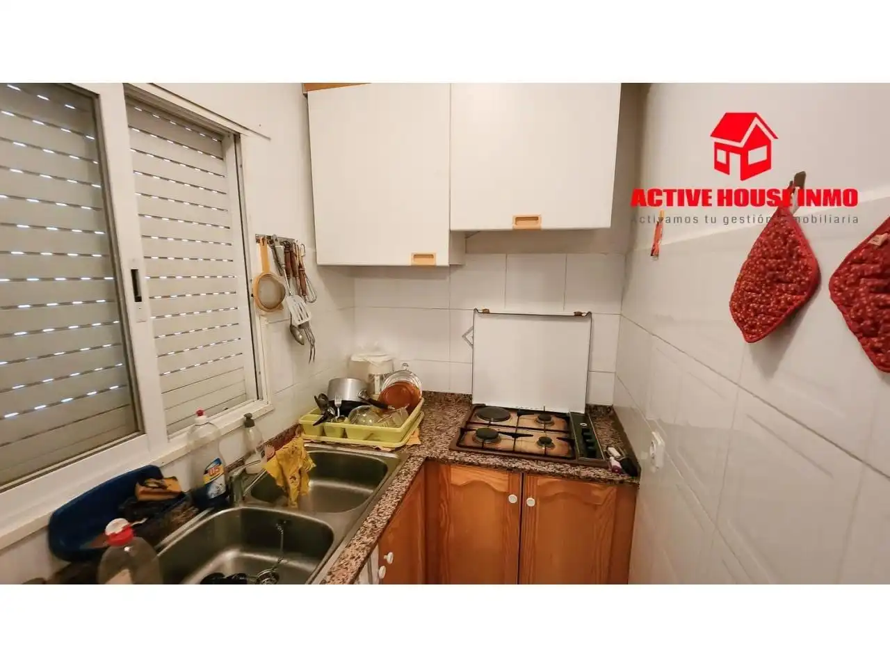 Küche von Einfamilien-Reihenhaus zum Verkauf in La Ràpita mit Klimaanlage, Terrasse und Abstellraum