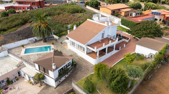 Casa-chalet en Venta en Calle Calle Peñafiel, 3 en La Esperanza - Llano del Moro