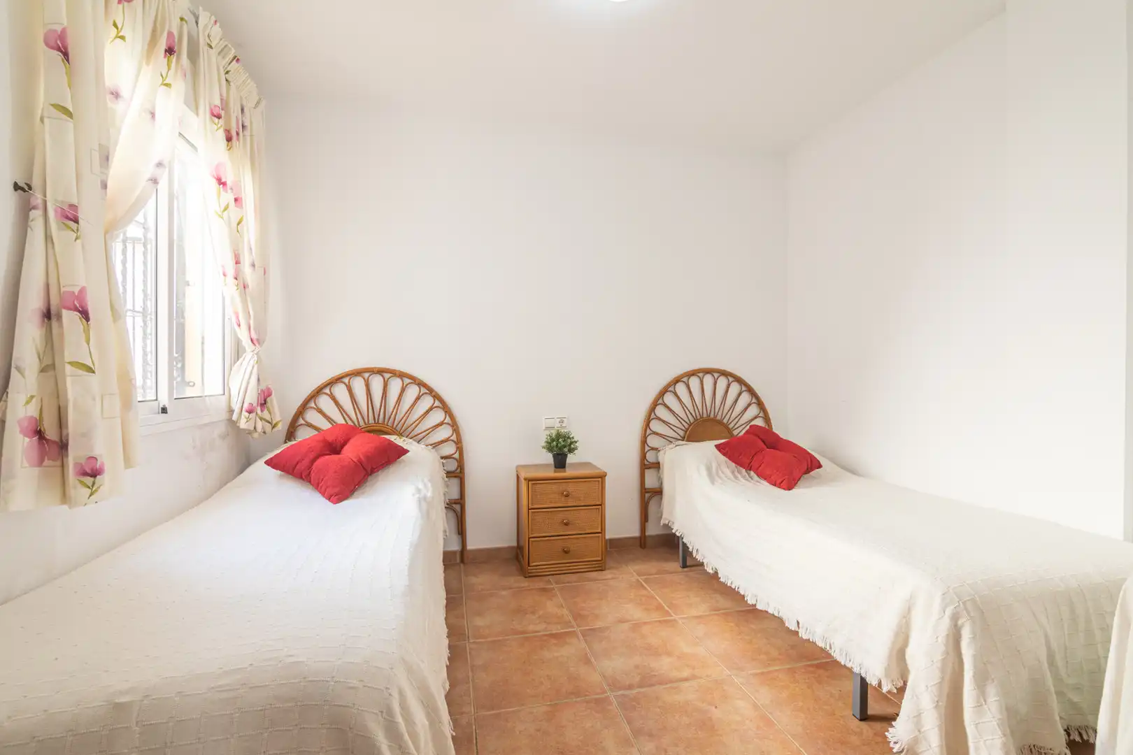 Dormitori de Casa o xalet en venda en Orihuela amb Calefacció, Moblat i Piscina comunitària