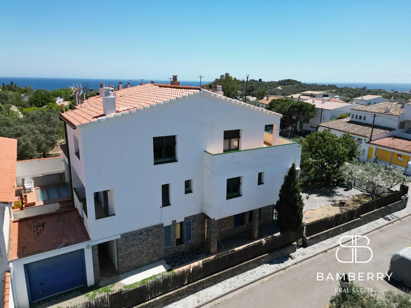 Vista exterior de Casa adosada en venda en Cadaqués amb Terrassa i Moblat
