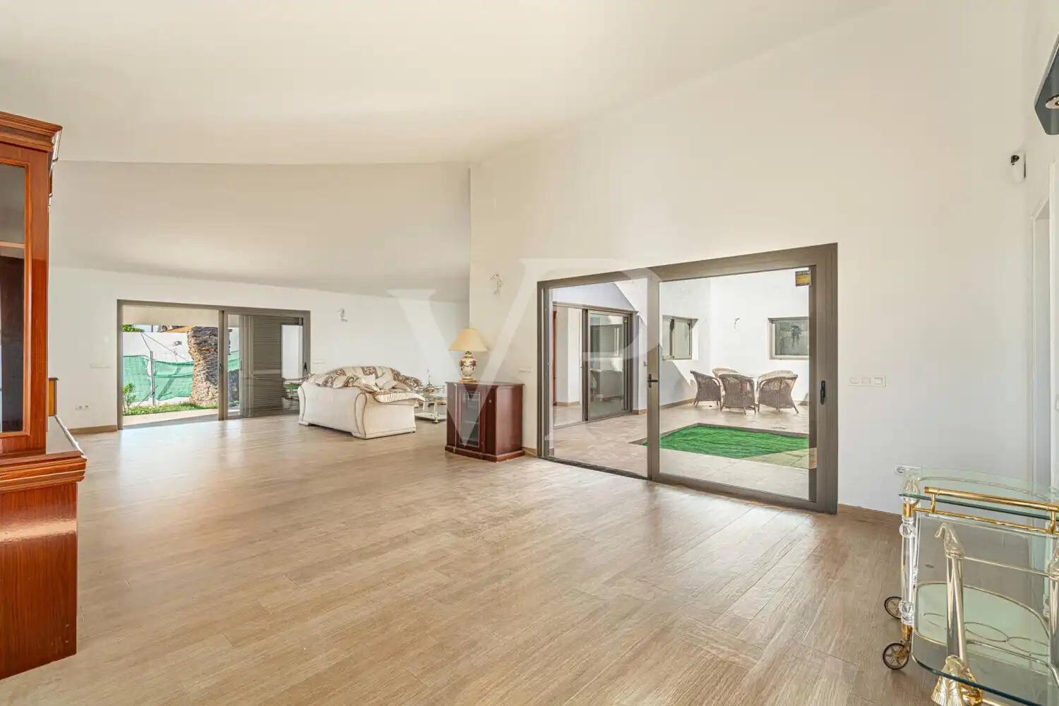 Sala d'estar de Casa o xalet en venda en San Miguel de Abona amb Jardí privat, Terrassa i Moblat