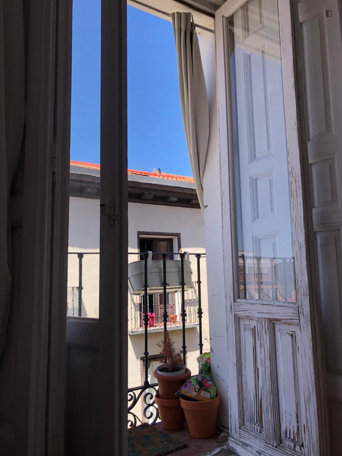 Exterior view of Apartment to rent in  Madrid Capital  with Furnished, Oven and Washing machine