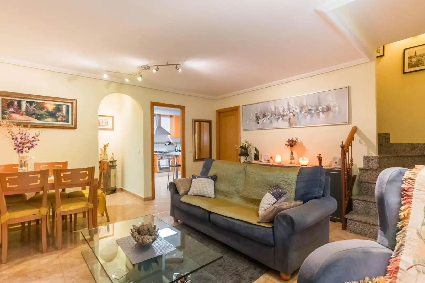 Wohnzimmer von Einfamilien-Reihenhaus zum Verkauf in Murcia mit Klimaanlage, Privatgarten und Terrasse