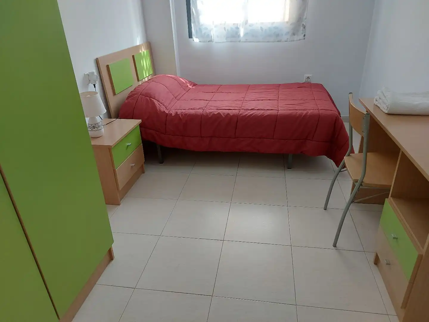 Habitación de Piso de alquiler en Viator con Amueblado, Horno y Lavadora