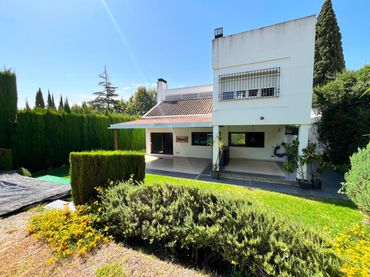 Villa mit Pool zur Miete in Norte-Sierra