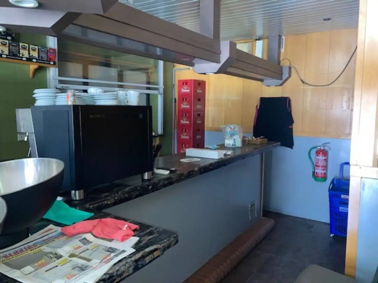 Cocina de Local en venta en Cornellà de Llobregat