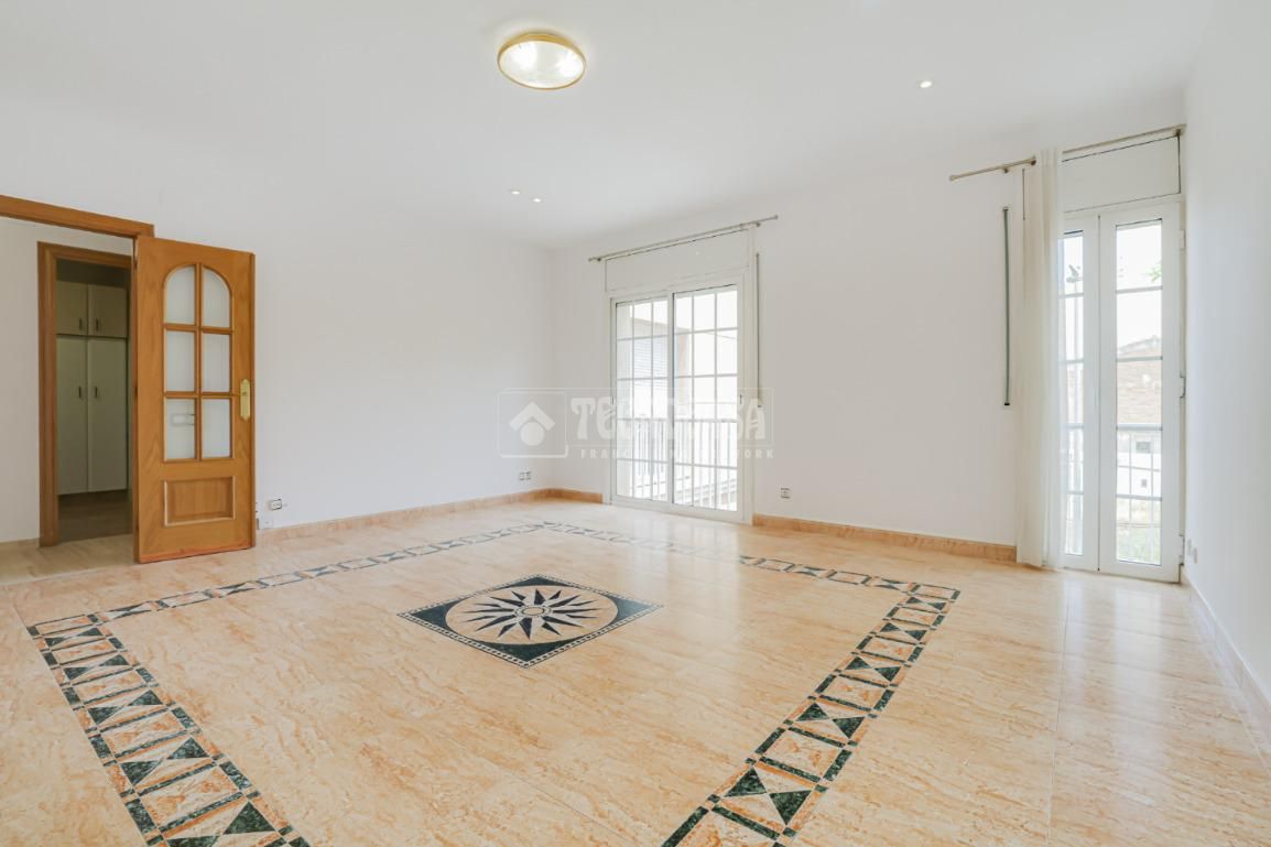Single-family semi-detached for sale in Centre
