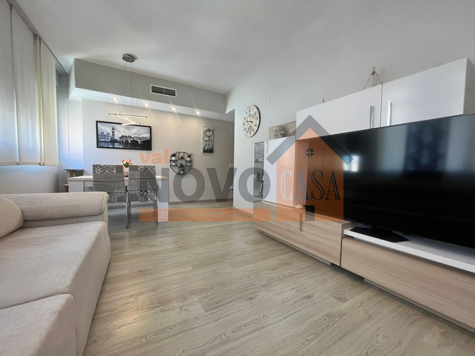Living room of Flat for sale in Silla  with Air Conditioner