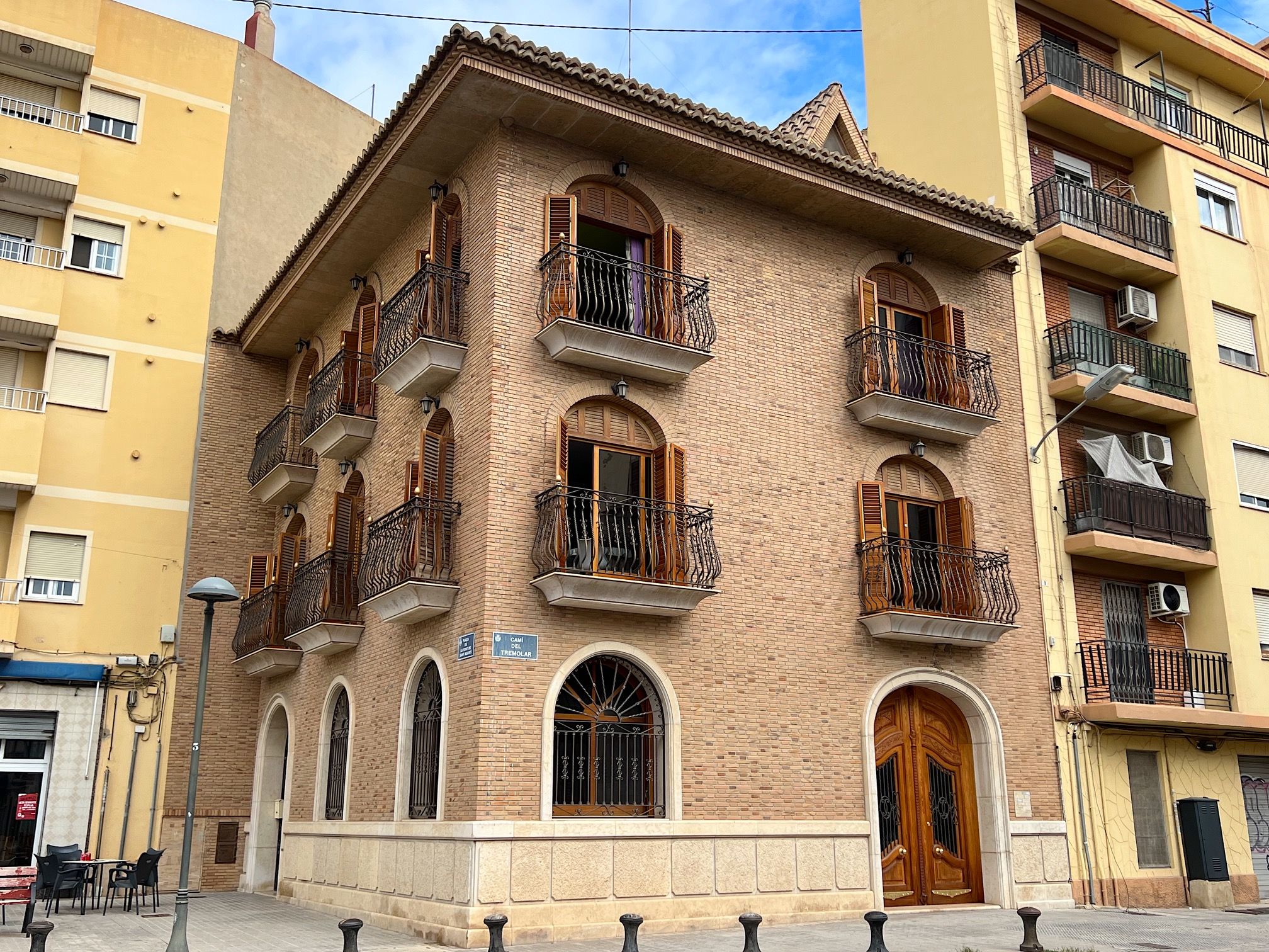 Exterior view of Building for sale in  Valencia Capital