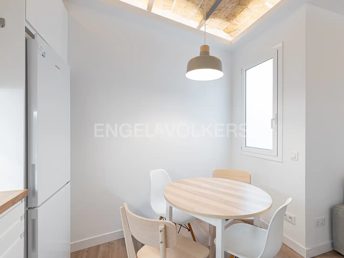 Dining room of Flat for rent in Barcelona  with Air Conditioner, Heating and Furnished
