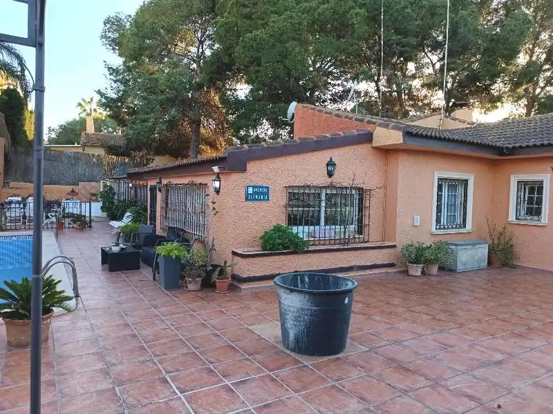 Vista exterior de Casa o chalet en venta en Torrevieja con Aire acondicionado, Calefacción y Jardín privado