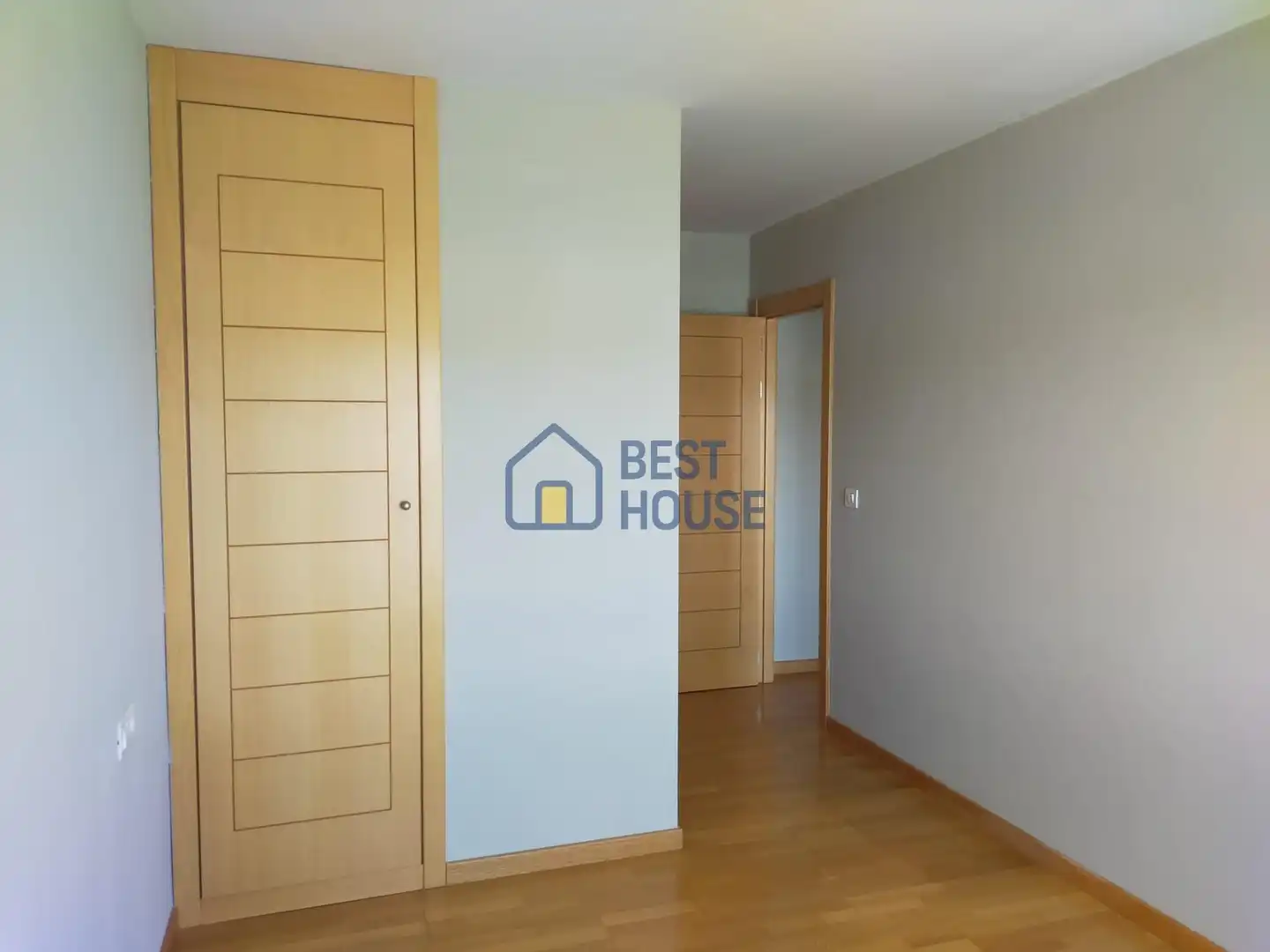 Habitación de Apartamento de alquiler en León Capital  con Calefacción y Trastero