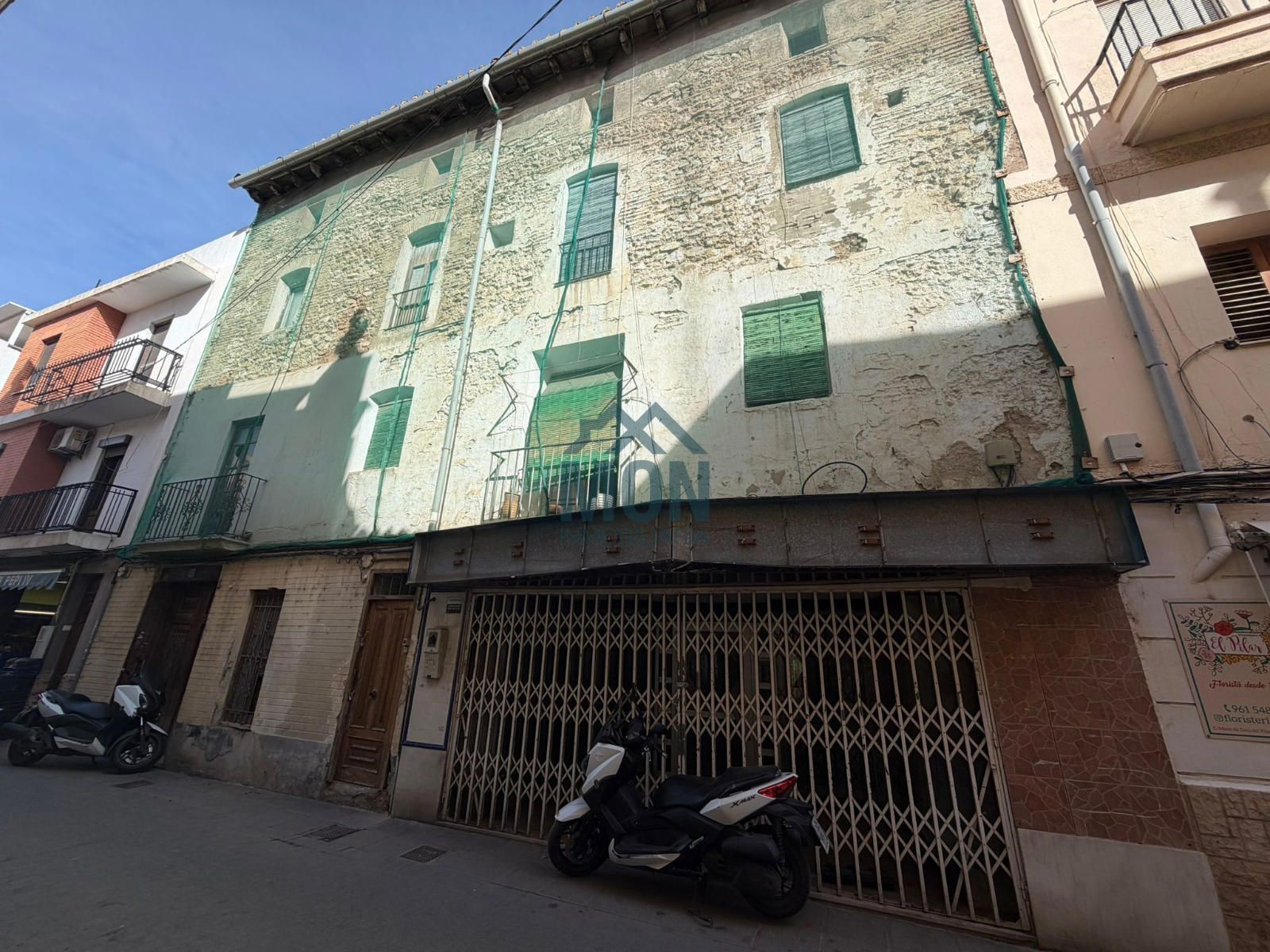 Vista exterior de Edifici en venda en Quart de Poblet