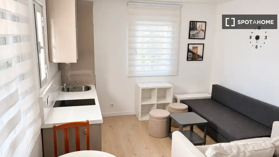 Wohnung zur Miete in Ciudad Lineal
