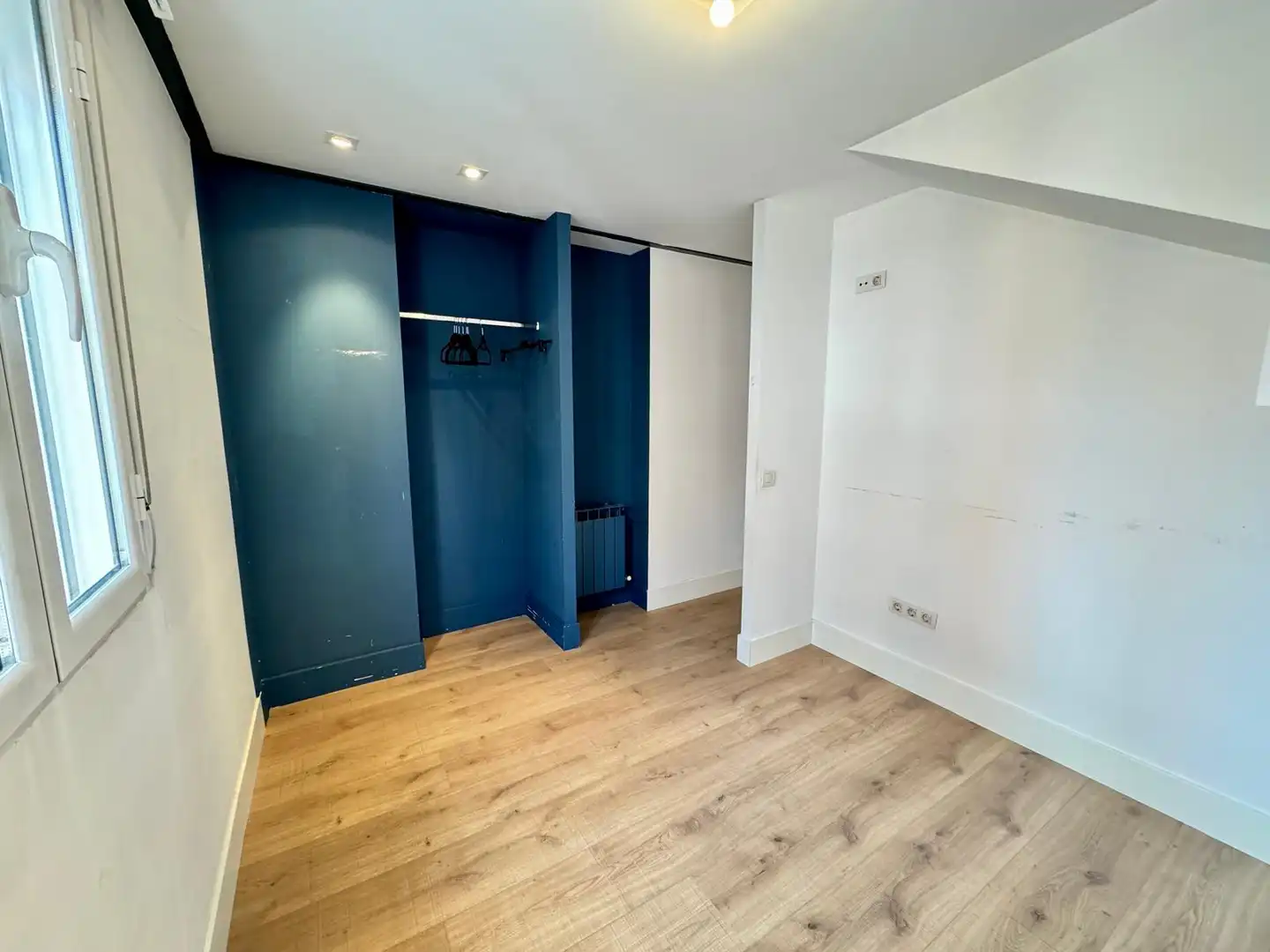 Maisonette zum Verkauf in Madrid mit Klimaanlage und Privatgarten