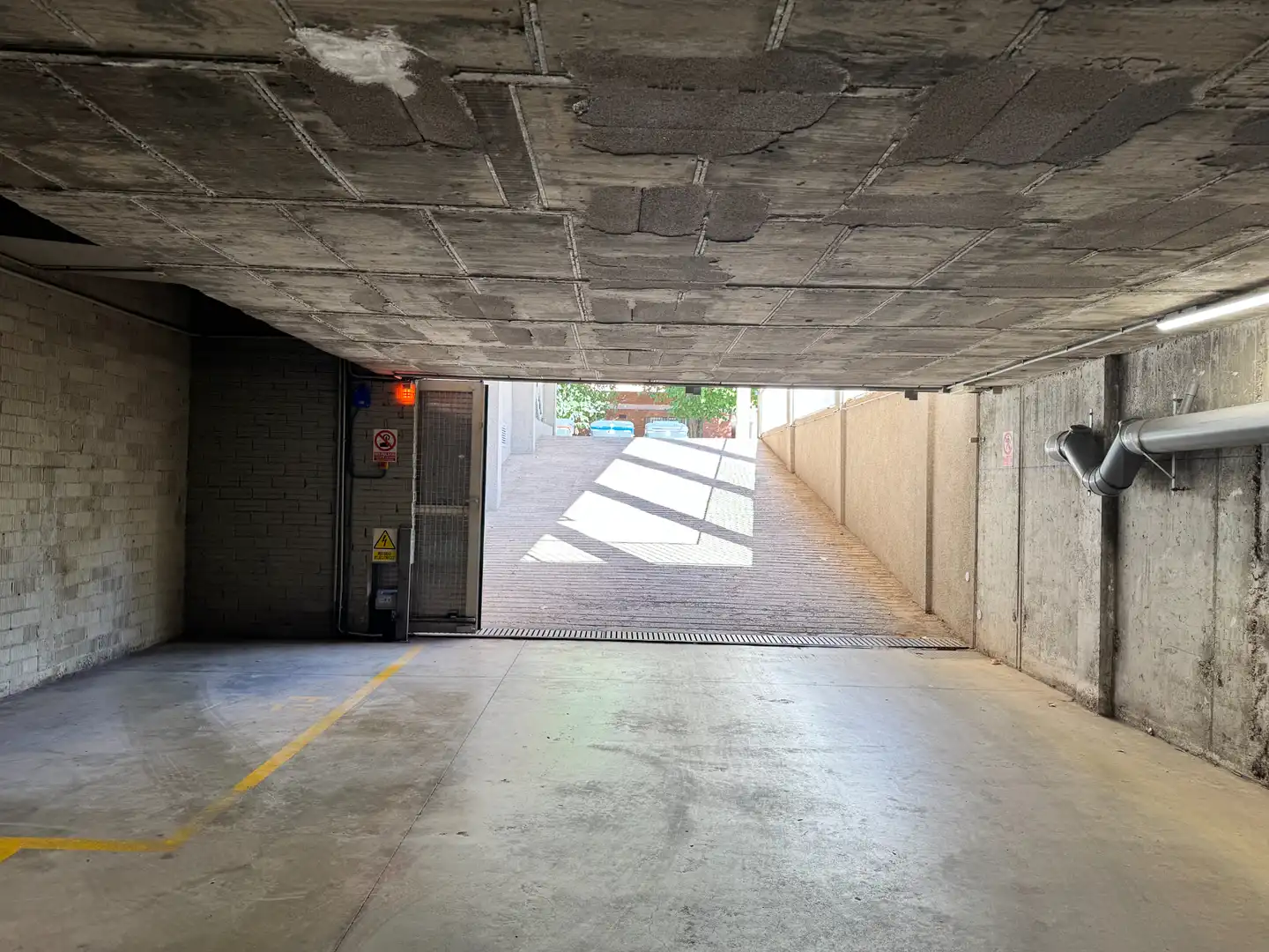 Parking de Piso en venta en Girona con Aire acondicionado, Calefacción y Trastero