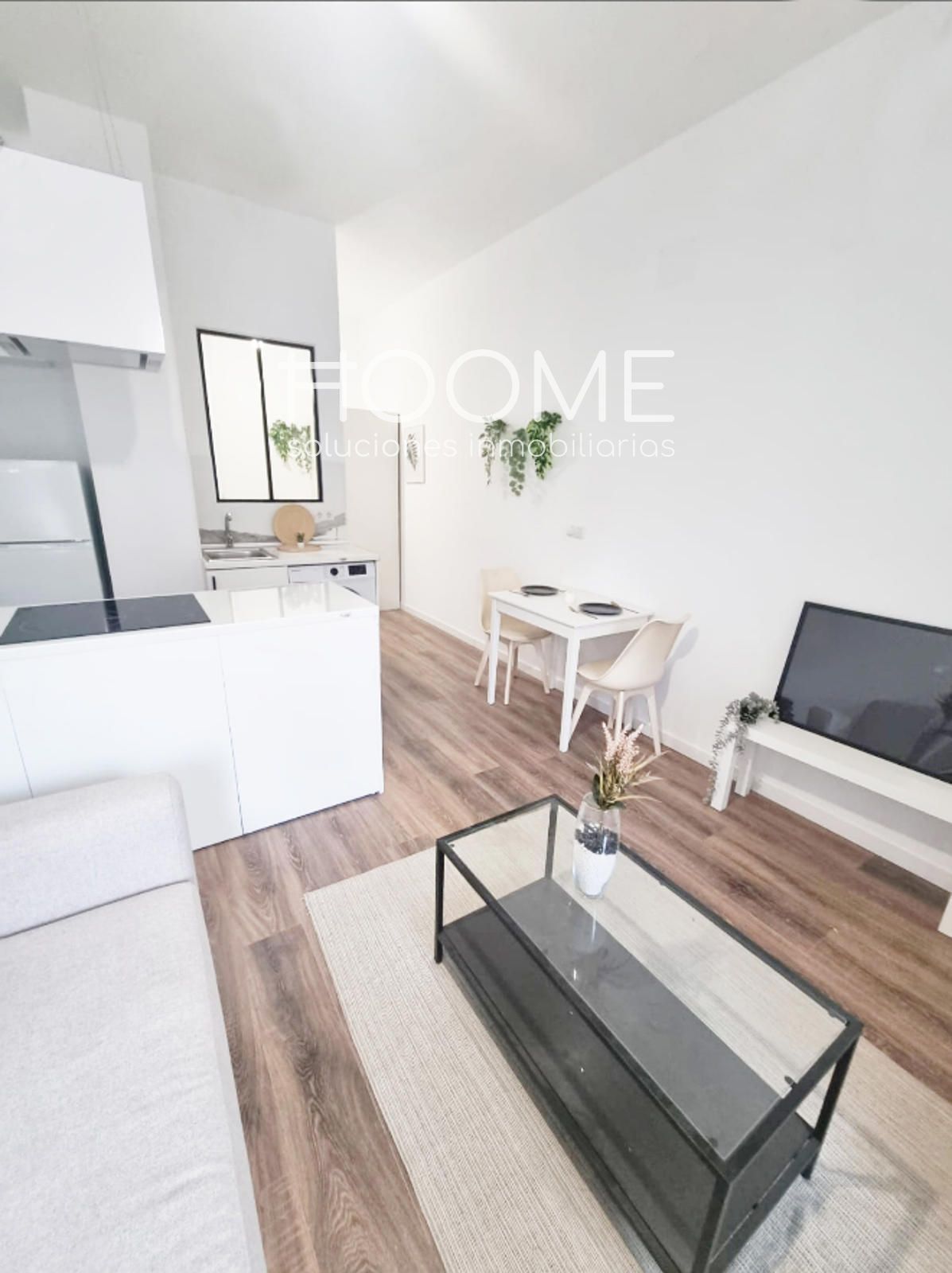 Living room of Flat for sale in Tres Cantos  with Air Conditioner, Parquet flooring and Terrace