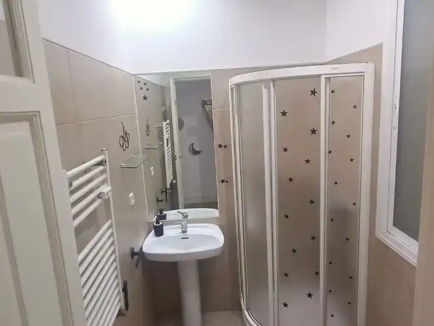 Bathroom of Flat for rent in  Madrid Capital  with Air Conditioner