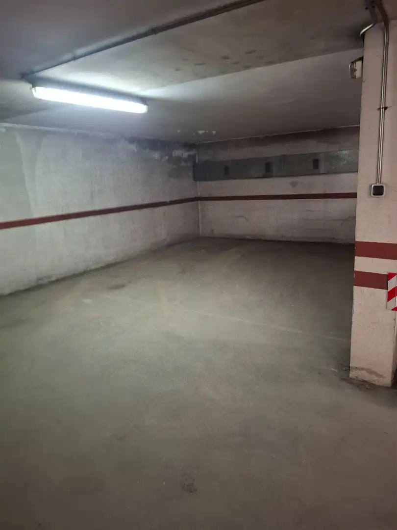 Aparcament de Apartament en venda en Ourense Capital  amb Calefacció, Traster i Moblat