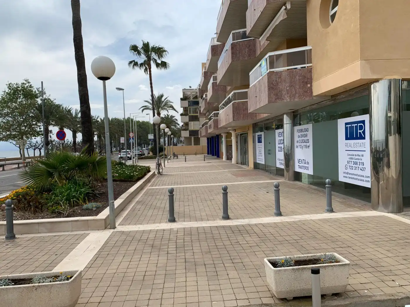 Vista exterior de Local de alquiler en Cambrils con Terraza