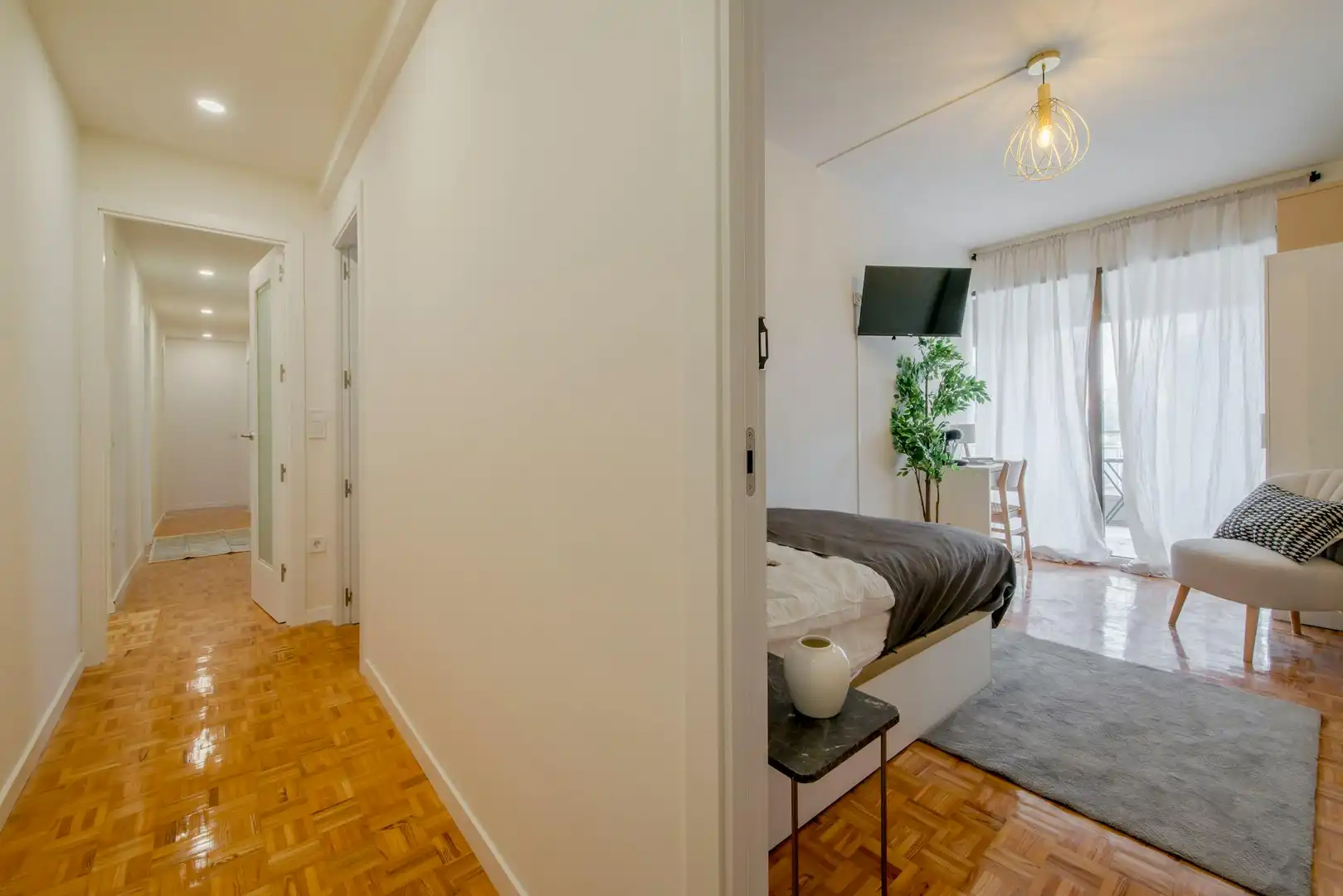 Bedroom of Flat for share in Madrid  with Air Conditioner, Heating and Washing machine