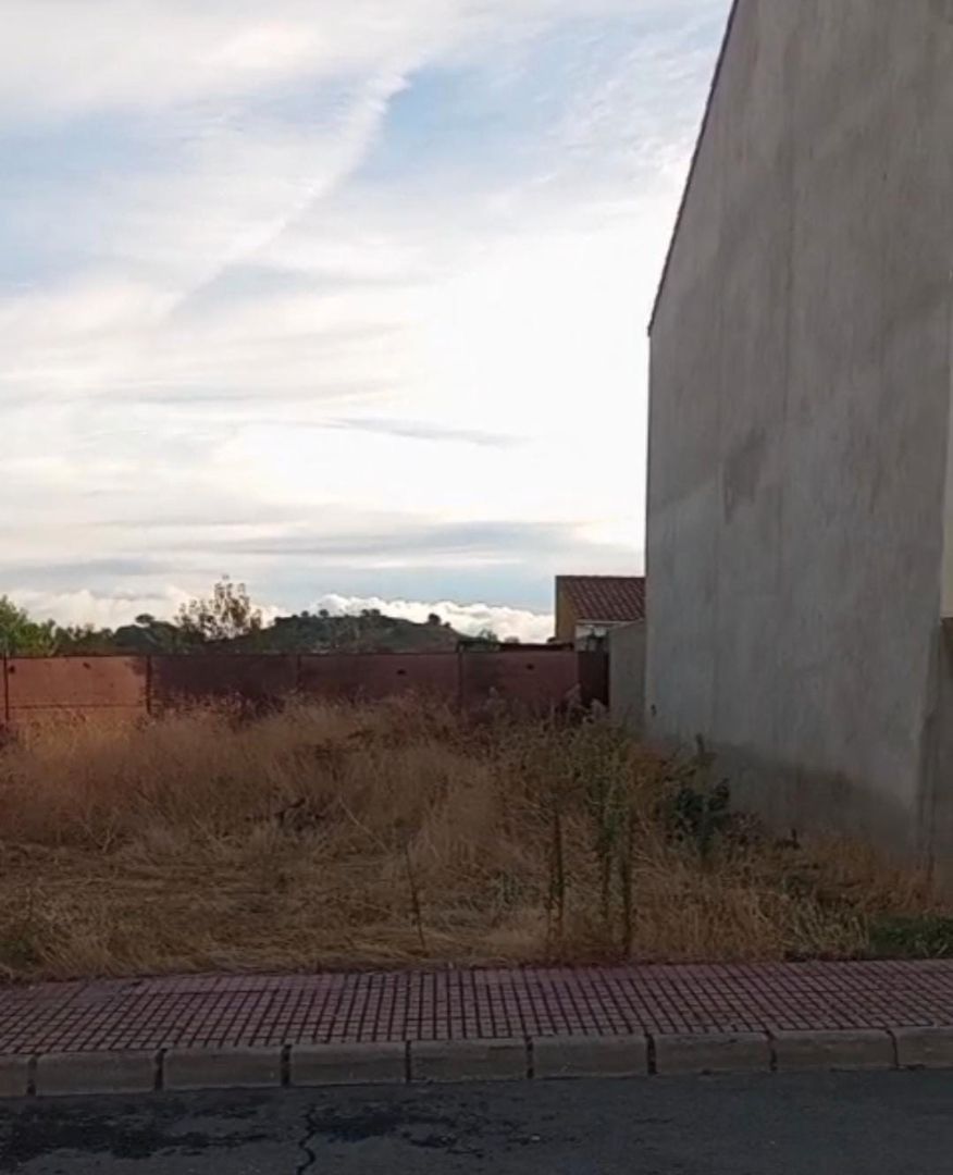Residencial en venda en Zarza la Mayor
