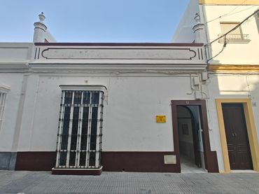 Business premises to rent in Calle CORTES LAS