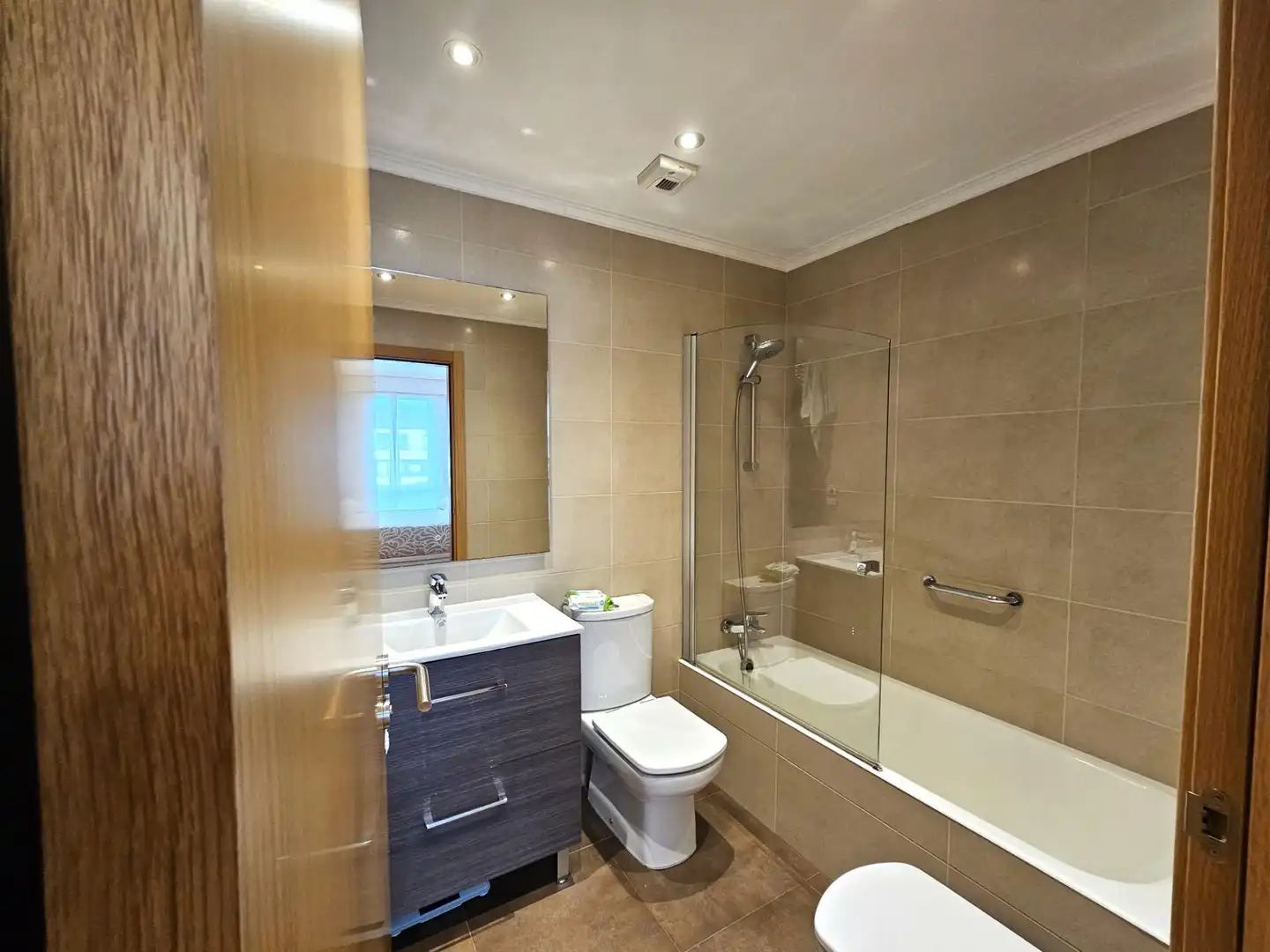 Baño de Piso en venta en Donostia - San Sebastián  con Calefacción, Jardín privado y Terraza