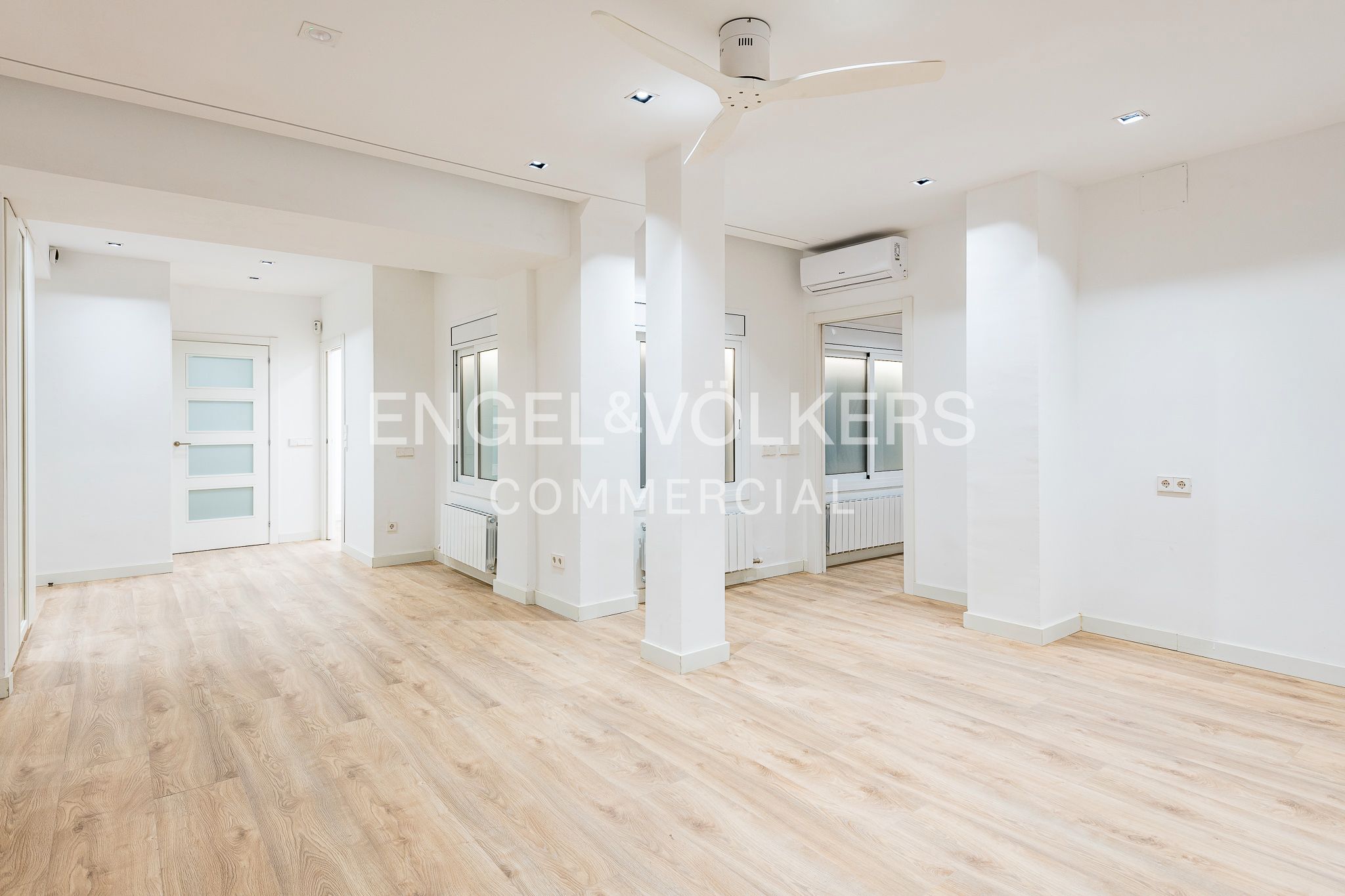 Office for sale in  Barcelona Capital  with Air Conditioner