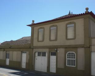 Vista exterior de Casa o xalet en venda en Vigo  amb Terrassa i Balcó