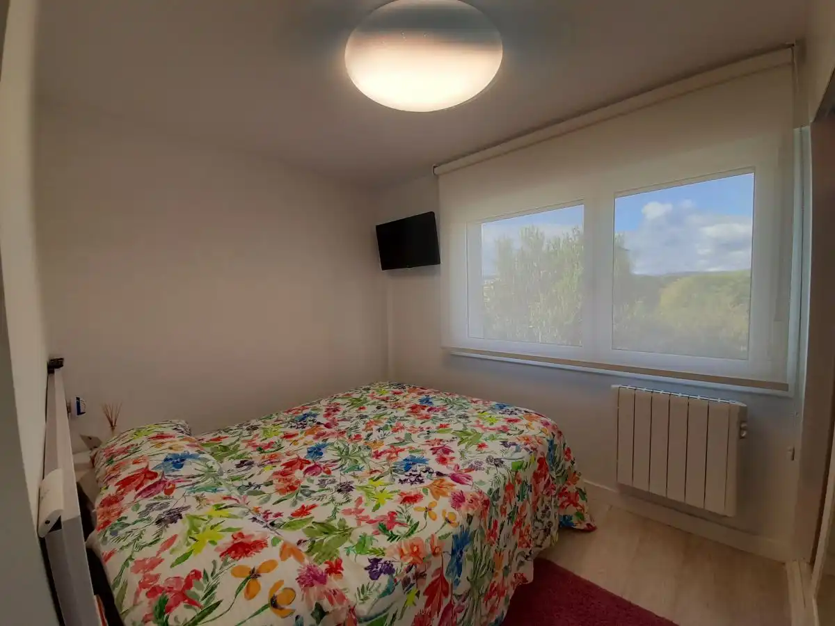 Habitación de Piso de alquiler en Laredo con Calefacción, Terraza y Amueblado