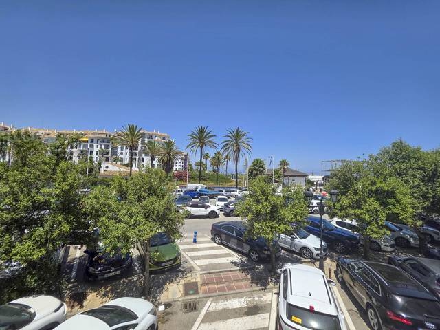 Piso en Venta en N-340, 147 en Puerto de la Duquesa