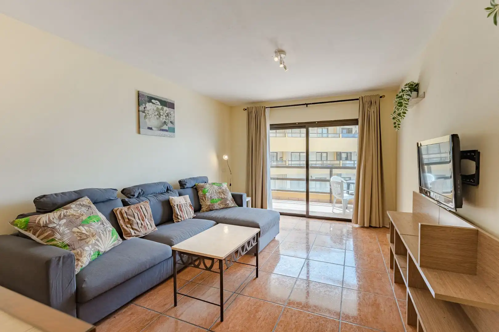 Sala d'estar de Apartament de lloguer en San Miguel de Abona amb Moblat i Piscina comunitària