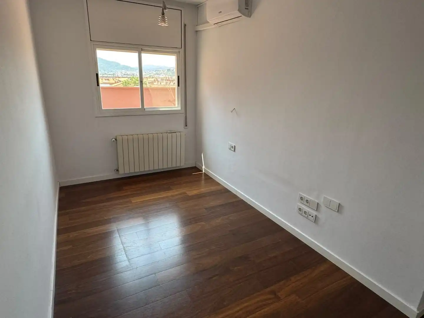 Dormitori de Pis en venda en Molins de Rei amb Aire condicionat, Calefacció i Parquet
