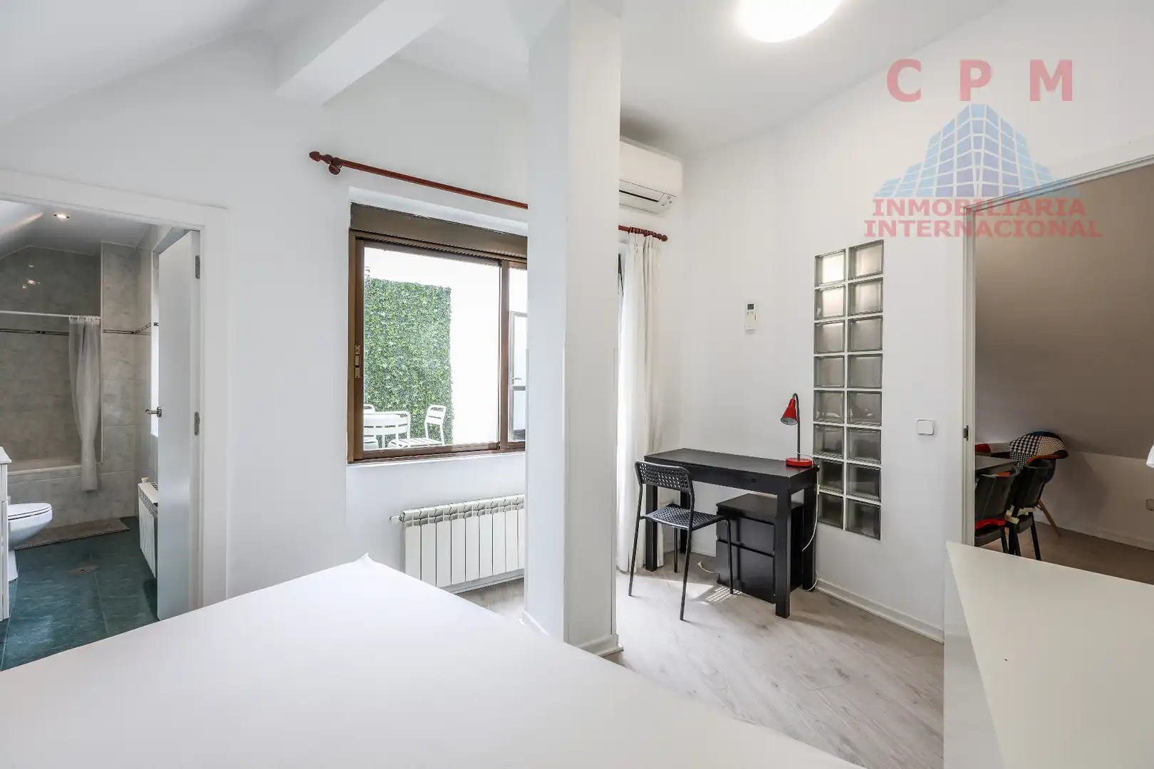 Dormitori de Àtic de lloguer en Madrid amb Aire condicionat, Calefacció i Parquet