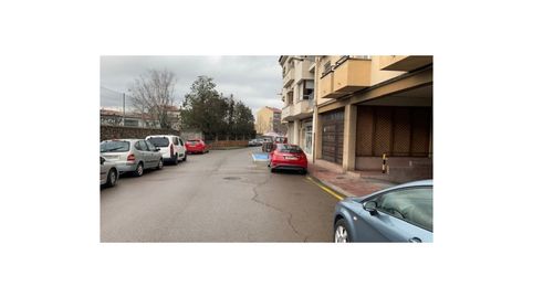 Plaza de Parquing en alquiler en calle Montseny
