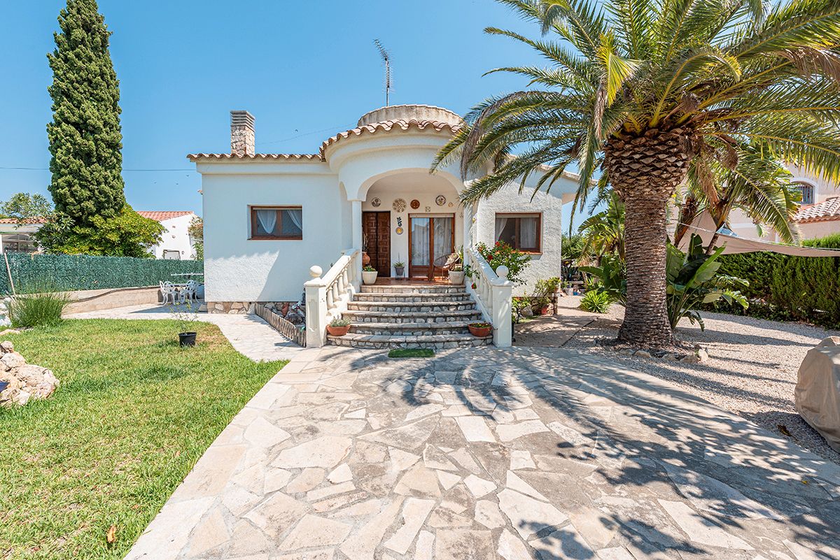 Exterior view of House or chalet for sale in L'Ametlla de Mar   with Heating, Private garden and Terrace