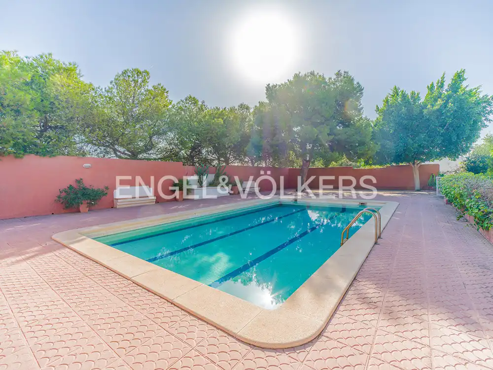 Villa avec piscine à vendre à Calle Urbanización Altamira 30, imagen 2