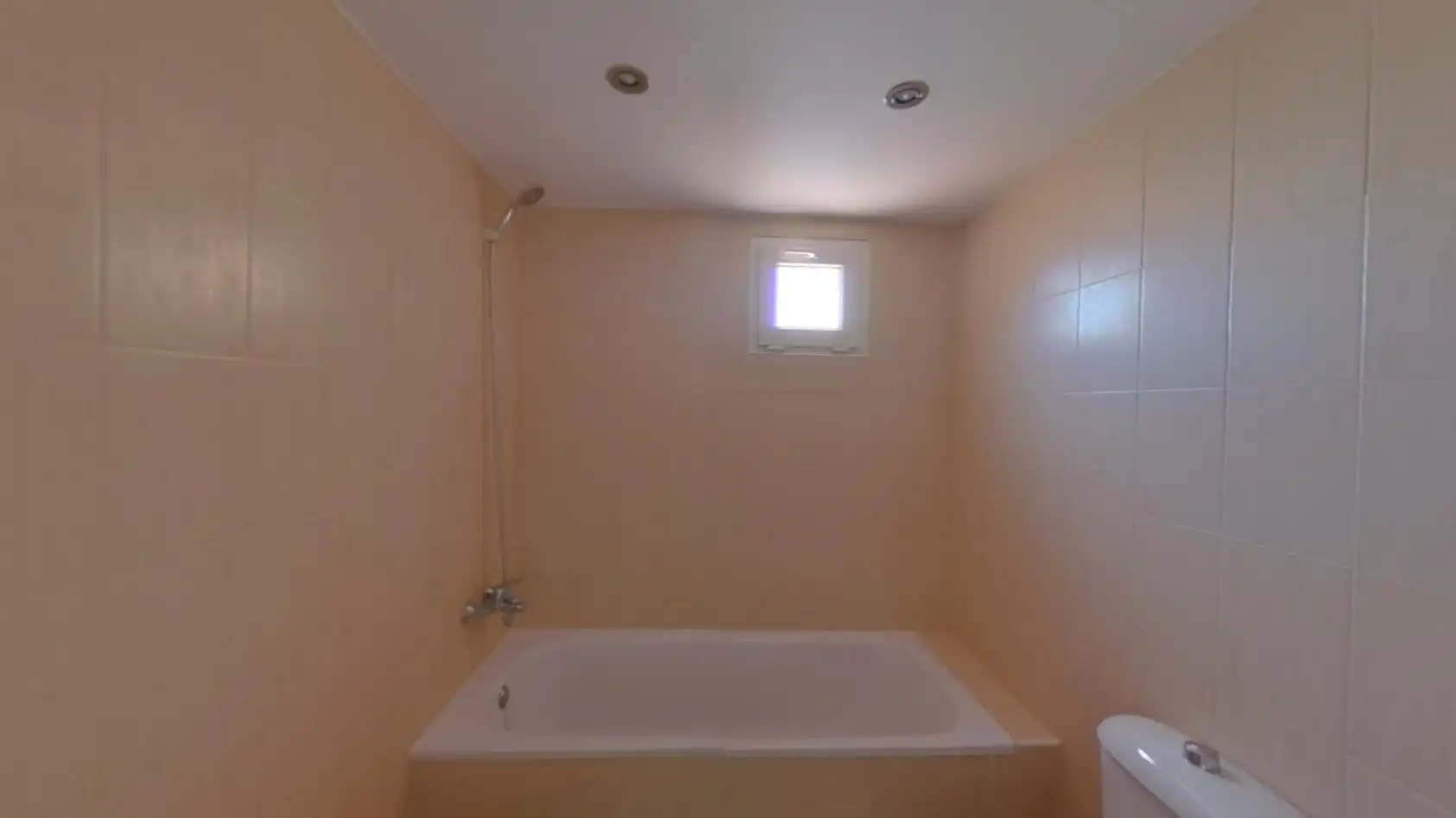 Baño de Piso en venta en Benalmádena con Trastero y Piscina