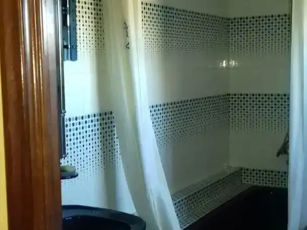 Bany de Pis en venda en Chantada amb Jardí privat, Parquet i Traster