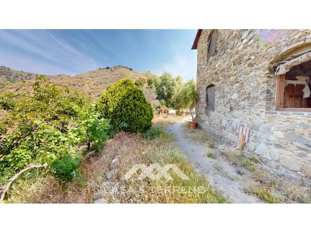 Casa o xalet en venda en Moclinejo amb Piscina