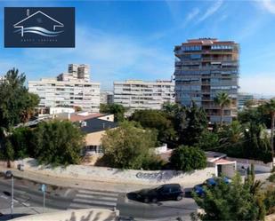 Vista exterior de Casa o xalet de lloguer en Alicante / Alacant amb Aire condicionat, Calefacció i Jardí privat