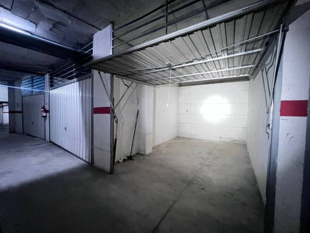Garaje en Venta en Domeny